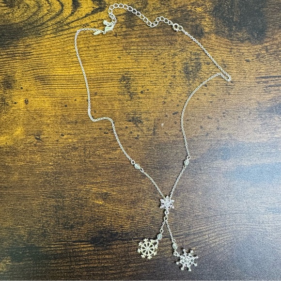 Avon 2006 Silver Snowflake Y Dainty Necklace 16-18” - Picture 3 of 10